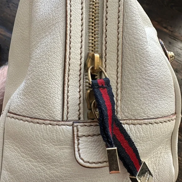 Gucci White and Gold Shoulder Bag with Chain-Link Handle - Picture 3 of 6